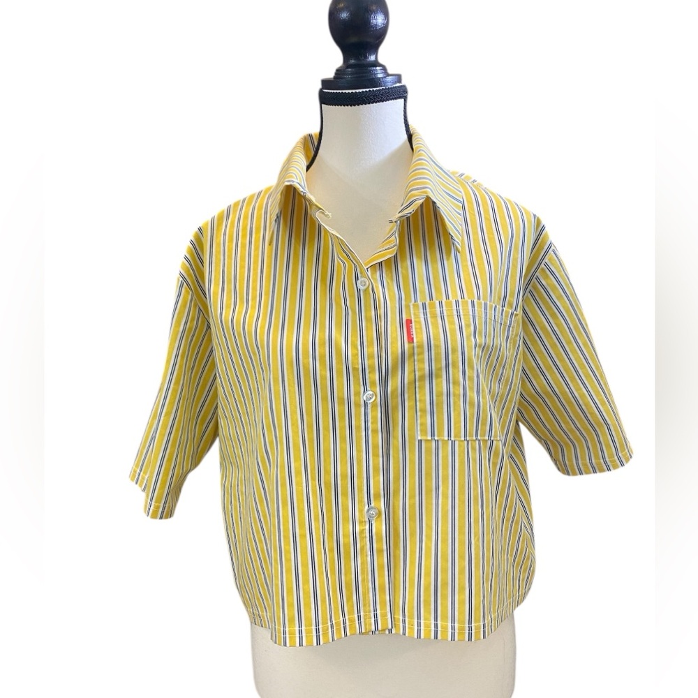 Oversized cropped button up shirt Korean brand 100% cotton size S/M